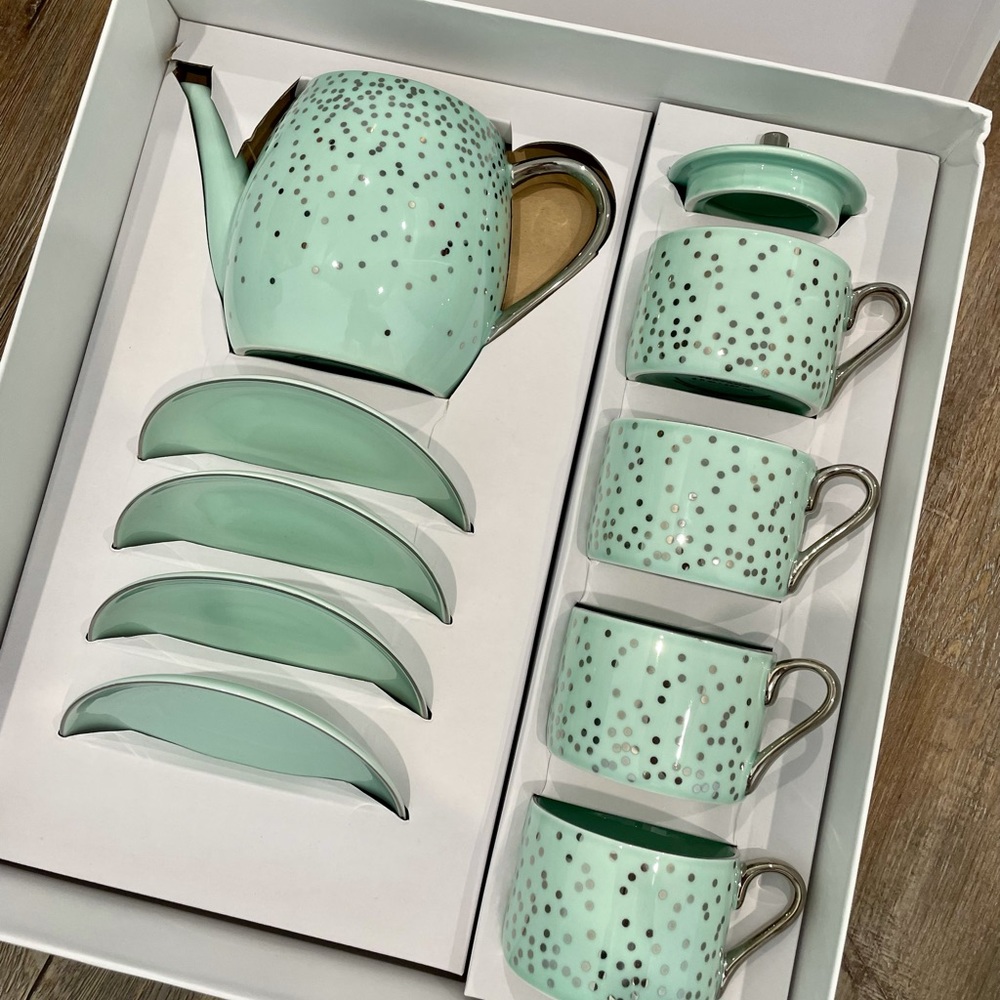New Beautiful Teavana Mint Drop Teapot and Teacups Set.